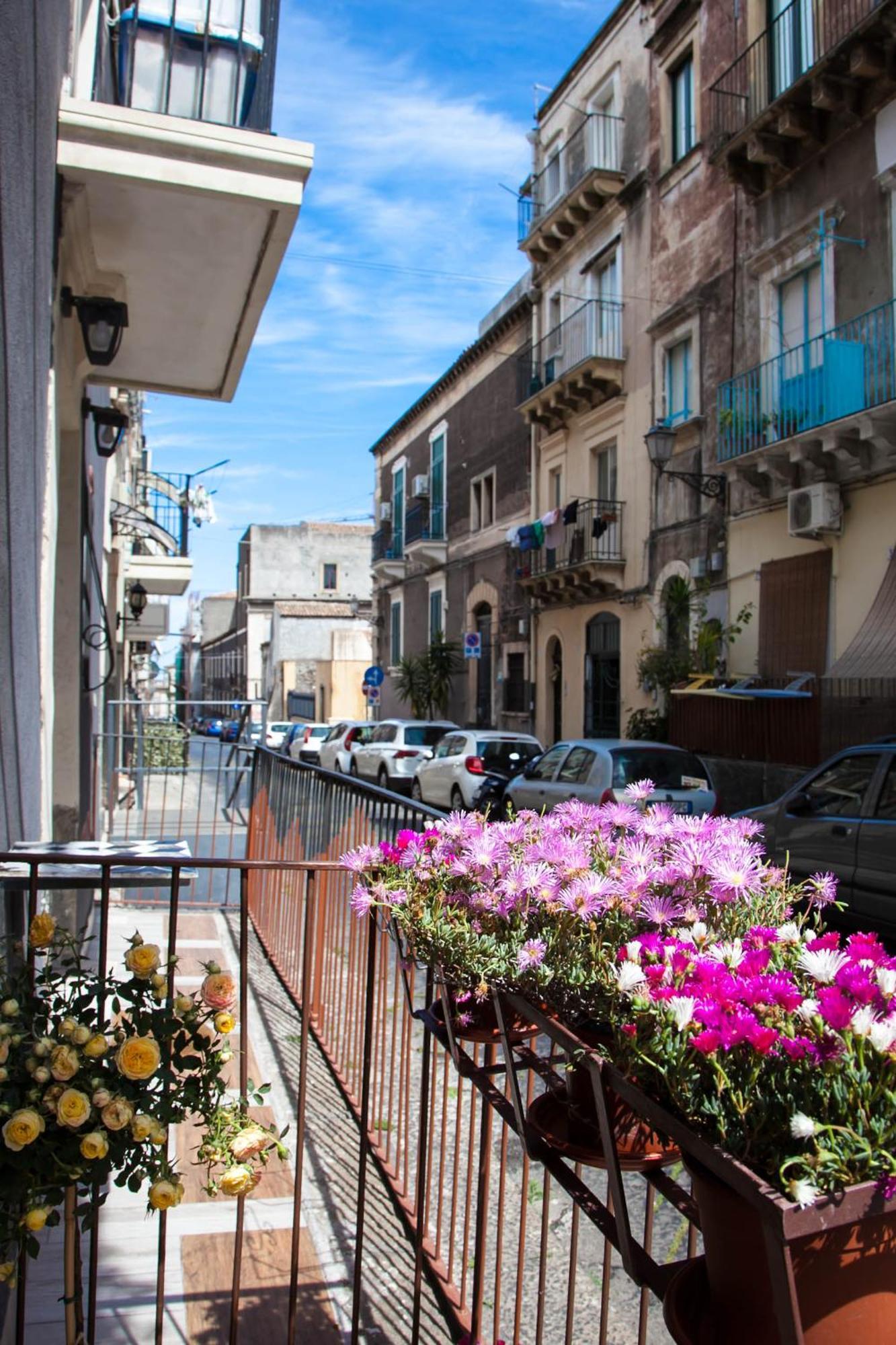 La Casetta In Centro By Sicily In Home 카타니아 외부 사진